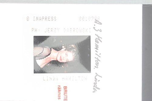 שקופיות תצלום של דיוקן השחקנית האמריקאית לינדה קרול המילטון.