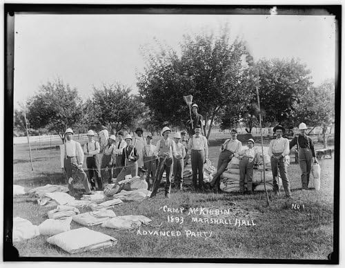 היסטוריה צילום: מחנה מקיבין, אולם מרשל, מסיבה מתקדמת, 1893, גברים חובשים כובעי בנייה