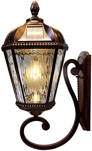 מנורת קיר חיצונית סולארית של גמא סוניק, מנורת פמוט חיצונית של נורה מלכותית, אלומיניום בגימור ברונזה מוברש, זכוכית מי גשם שקופה, לד לבן